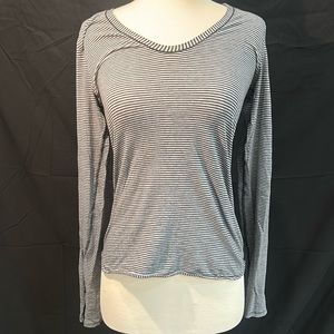 Lululemon women’s (6) long sleeved breathable striped shirt